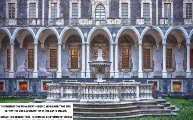 Balconi Su Piazza Dante