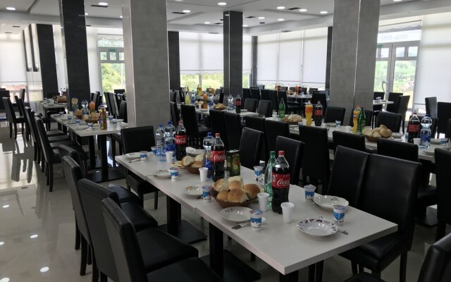 Hotel Emro