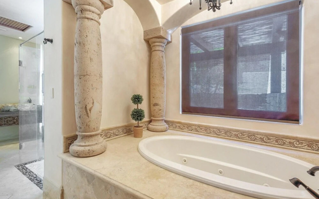 Blue Desert 11 - Casa De La Familia