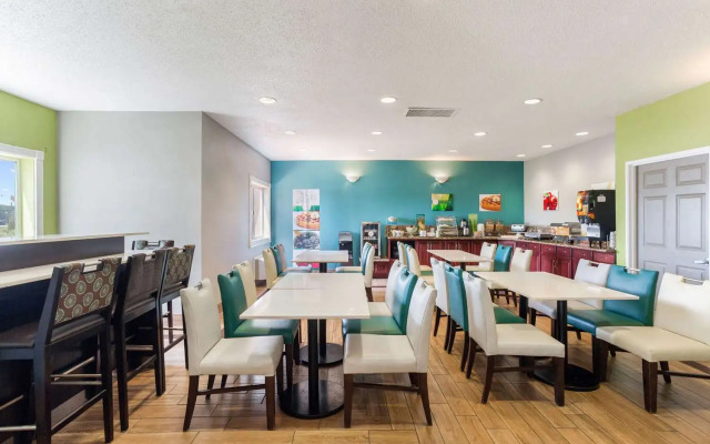 Quality Inn & Suites Ferdinand