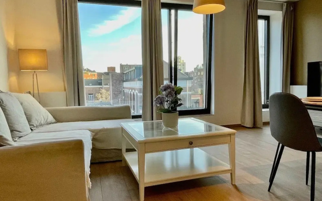 Modern 2BR 1.5 BA Near Diamond District by Oneluxstay