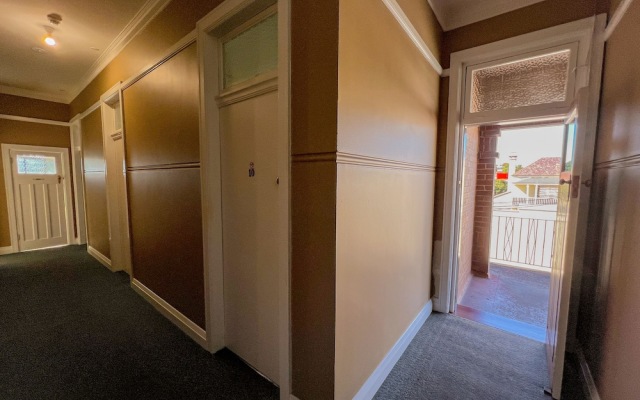 Commercial Hotel Bega