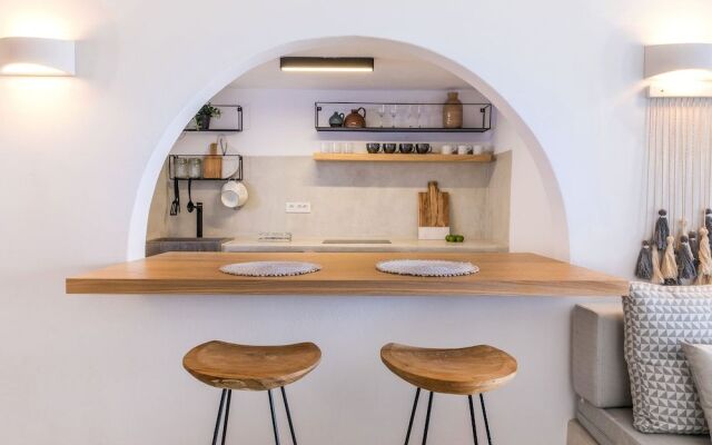 3 Caves by Caldera Houses