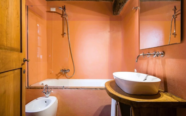 Luxury Sustainability and Eco Pool in Tower Apt