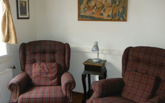 Three Sisters Studio Apartments