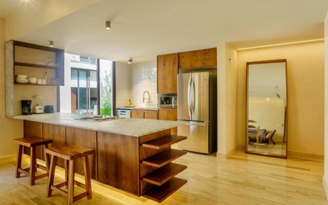 205 Perfect Location 3 bedrooms Apartment