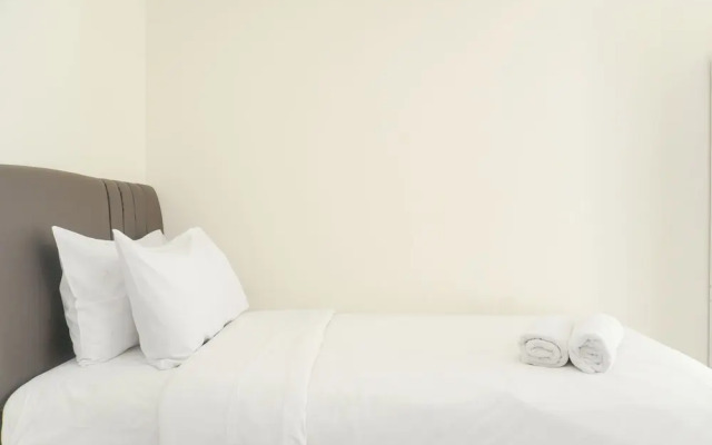 Minimalist And Homey Studio Green Bay Pluit Apartment