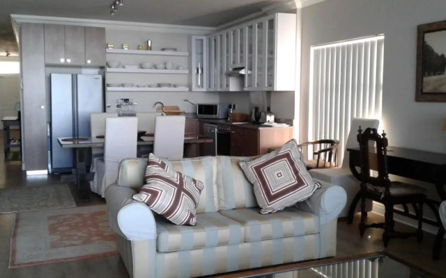Point Village Accommodation - Beach Club 307