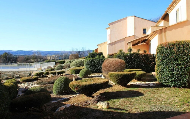 Semi-detached villa with dishwasher, close to the village
