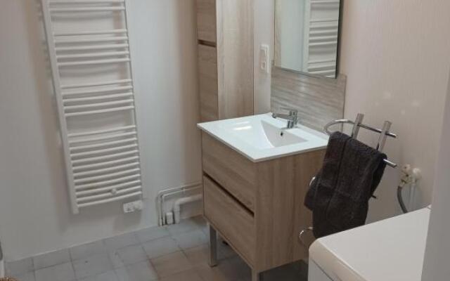 Maison chaleureuse avec terrasse et vue baie