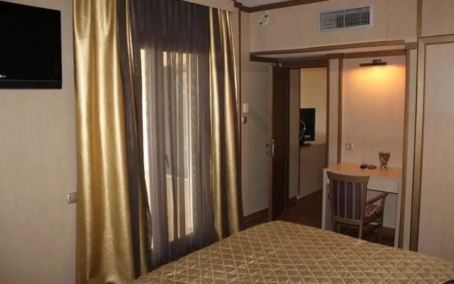 Arxhontiko Chris & Eve