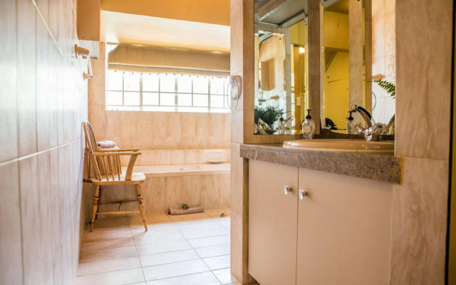 5th Avenue Gooseberry Guest House