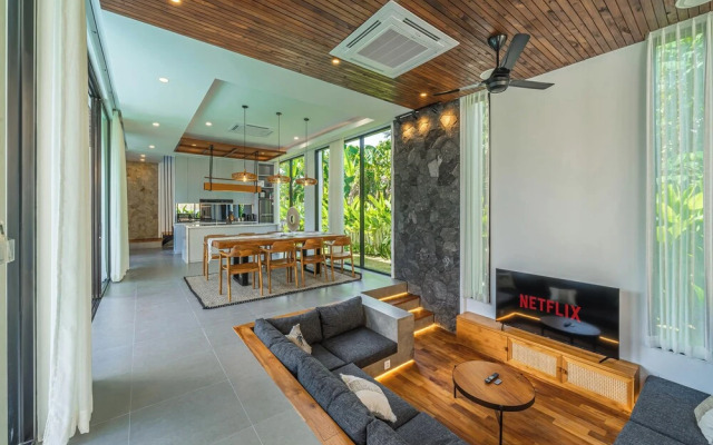 Villa Bedawang - 4BR Villa Seminyak