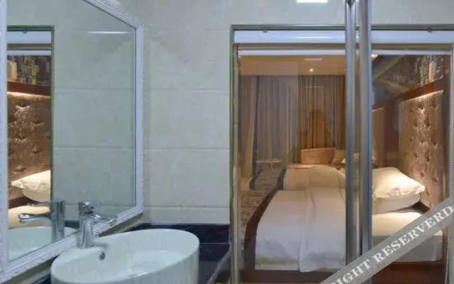 Rhine Theme Hotel Anshun