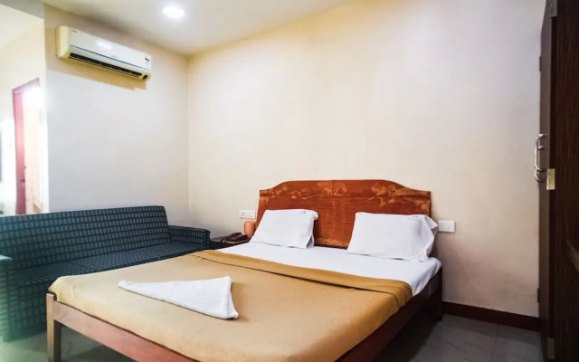 SPOT ON 44152 Lk Residency