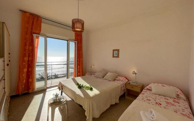 [Rivamare] 3 Locali di fronte al Mare