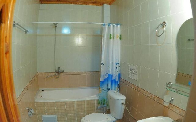 Ziyobaxsh Hotel