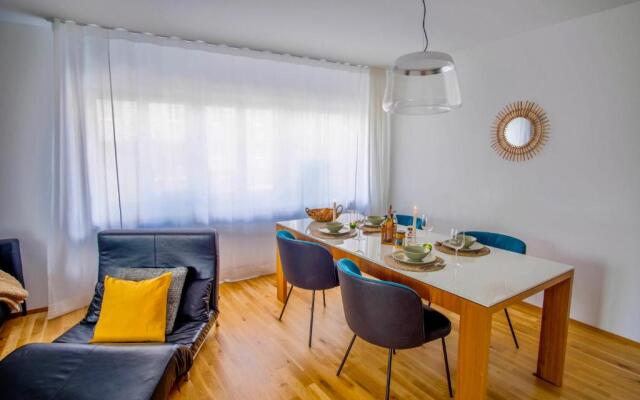 4-Room Luxury Apartment - close to Central Station, free parking, kitchen