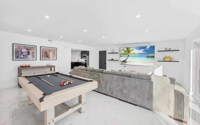 Luxury poolside paradise