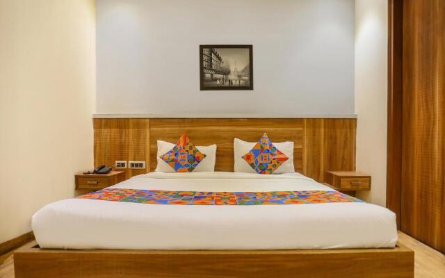 Fabhotel Royal Touch
