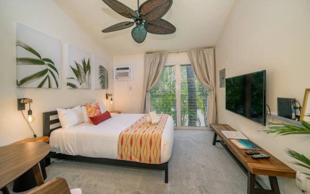 Aina Nalu Lahaina by Outrigger