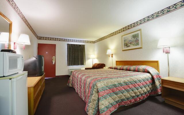 Americas Best Value Inn & Suites Macon at Eisenhower Pkwy