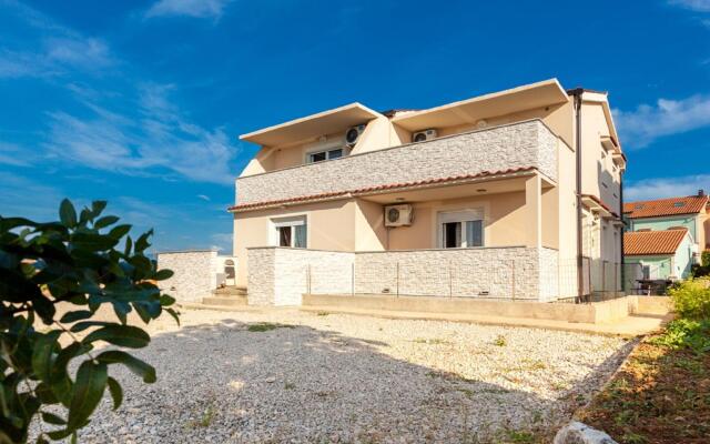 Lavish Apartment in Omisalj With Rooftop Terrace