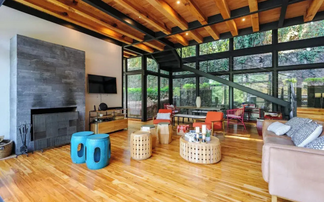 Casa Retiro With Pool and Garden