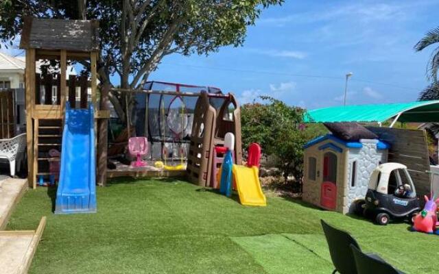 4BLESSINGSCURACAO TOP location swimming pool & nearby beaches -