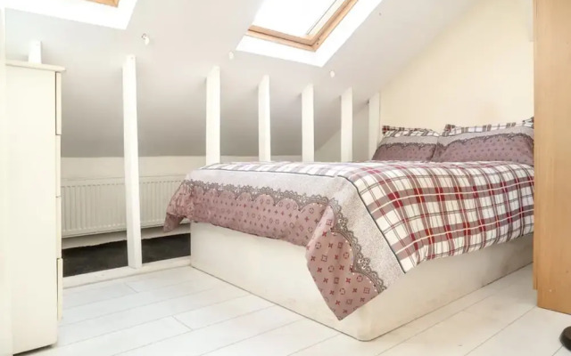 Coronation Road - Deluxe En Suite Room