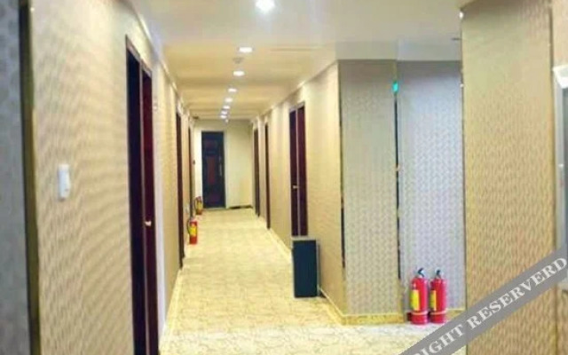New Bin Fashion Hotel (Honggangcheng Metro Station)