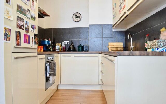 Modern 2 Bedroom Flat in Chalk Farm