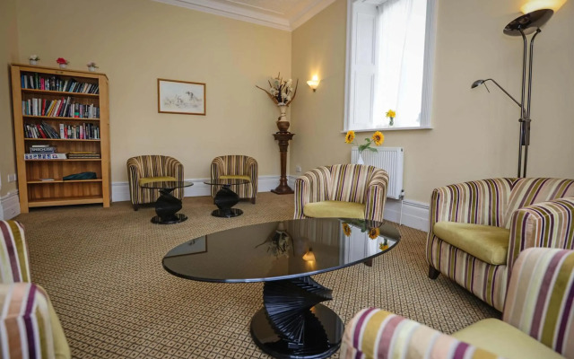 The Grove Hotel