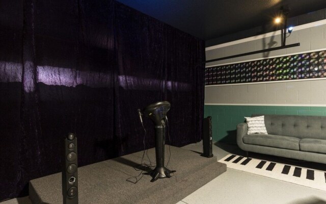 Champions Gate-9048sltstdjil 8 Bedroom Home