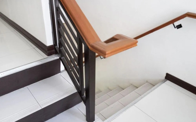 OYO 165 Circle-b Apartelle & Suites (Vaccinated Staff)