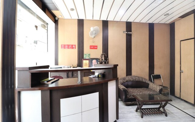 OYO 14985 Hotel S K