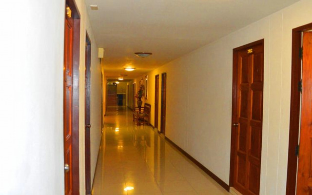 Silver Gold Garden Suvarnabhumi Airport Hotel