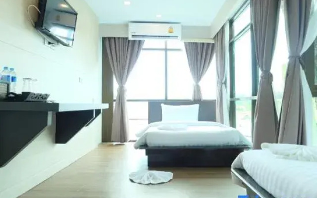 Aplus Deluxe Hotel