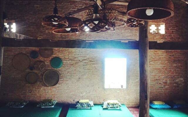 Green Door Ban Gioc - Hostel