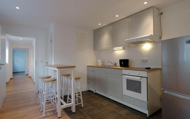 Travel Art Boardinghouse