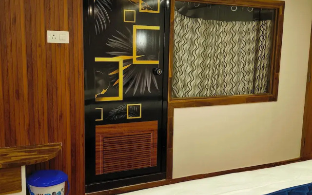 Vinayak House Boats
