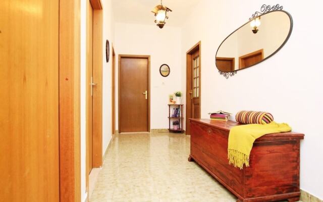 Remarkable 5-bed Villa in Labin