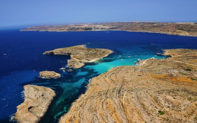 Blue Waters Penthouse Sliema
