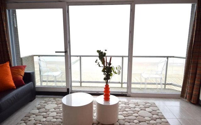 Coastal Apartment in Middelkerke Steps From the Sea