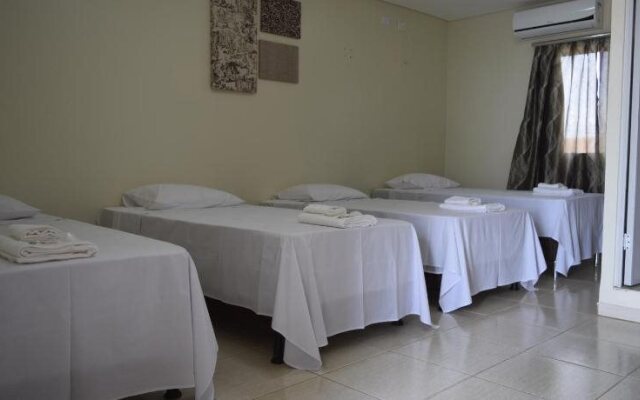 Hotel e Pousada Arara Azul