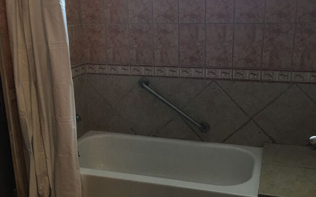Sea Breeze Hotel