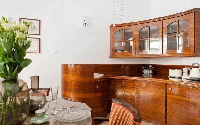 Cracovian Suite by Loft Affair