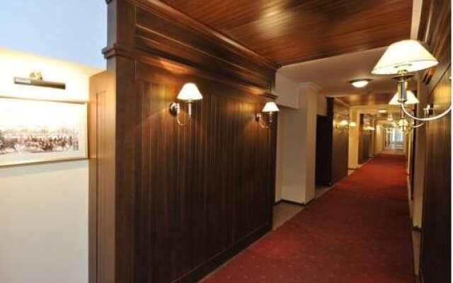 Neftyanik Hotel