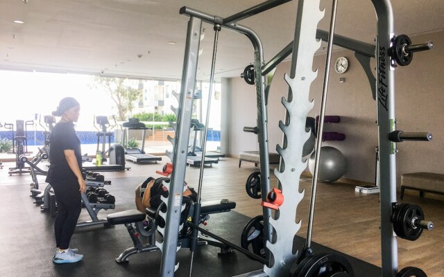 Modern Look Studio at Apartemen Superm