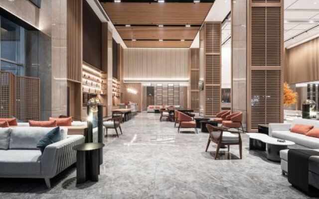 Tiandong Mingyue Lake Garden International Hotel